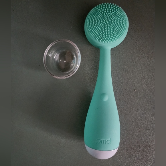 PMD Smart Facial Cleansing Device - Teal Color - Picture 5 of 6